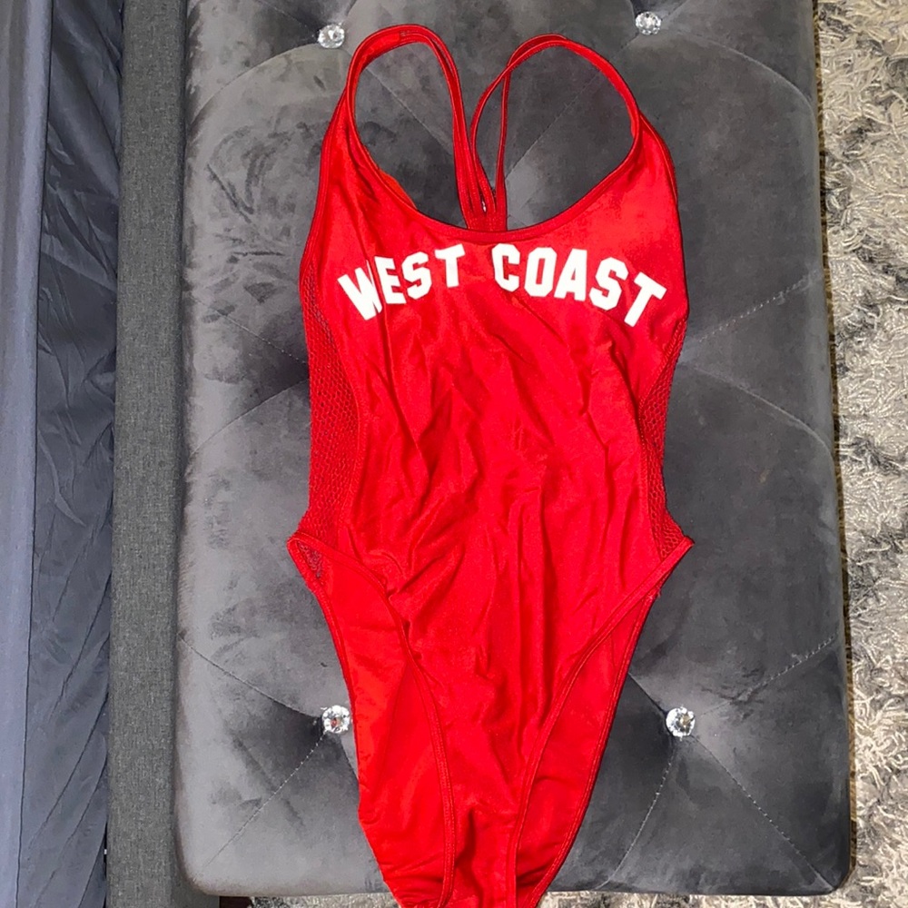 One piece swim suit